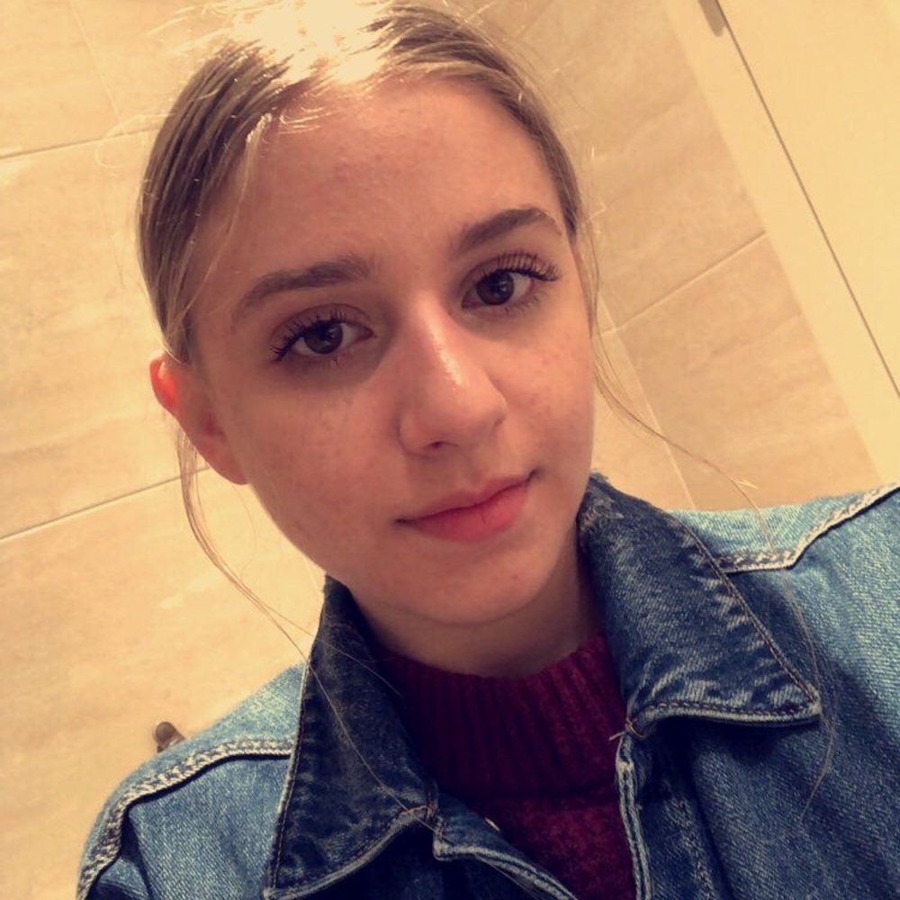 Meet your Posher, Ayla - Picture 1 of 1